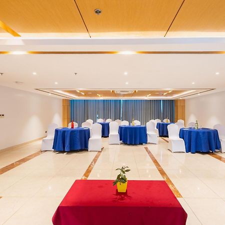 Hotel Siraichuli Chitwan Esterno foto
